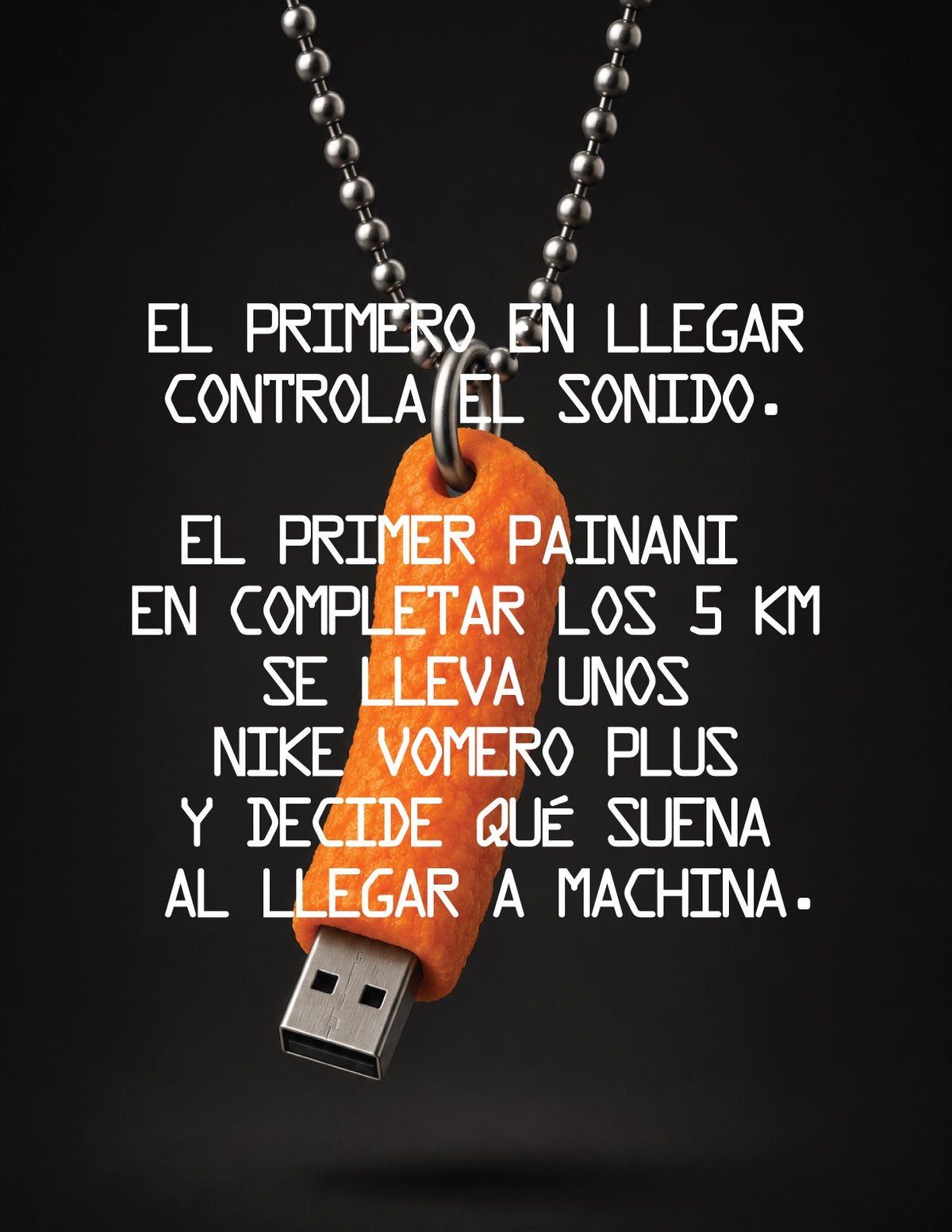A PAINANIS DEL ASFALTO USB pendant by Machina Wearable Technology, designed like a whistle and hanging on a chain, is featured alongside Spanish text explaining that the first Painani del Asfalto to finish a 5 km race wins Nike Vomero Plus shoes and takes charge of the music.